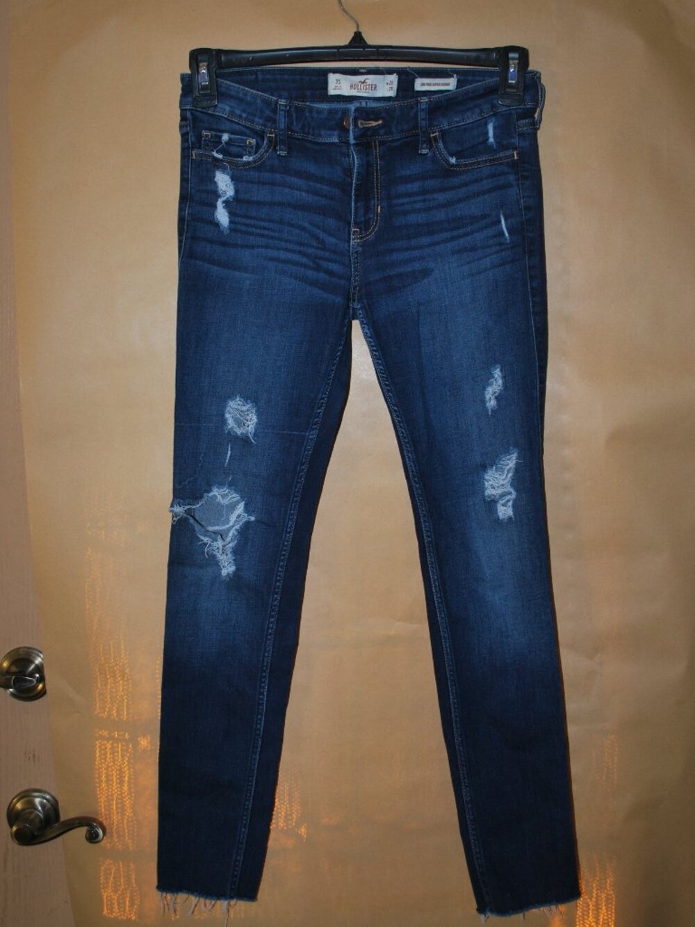 Hollister Low-Rise Skinny Jeans Size 7S
